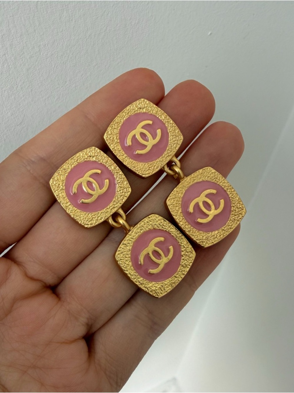 💖Vintage CHANEL Pink and Gold Double-Disc Drop Earrings💖